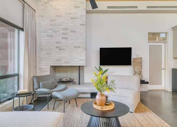 Sundrenched By Avantstay Holiday home Scottsdale