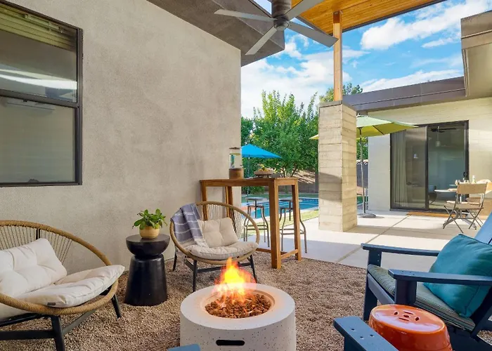 Sundrenched By Avantstay Holiday home Scottsdale