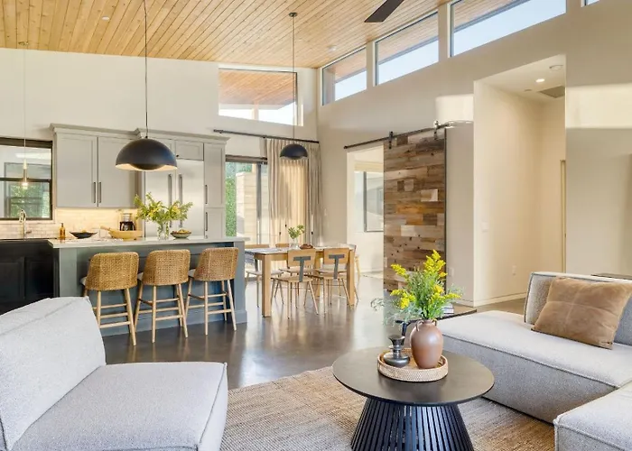 Sundrenched By Avantstay Holiday home